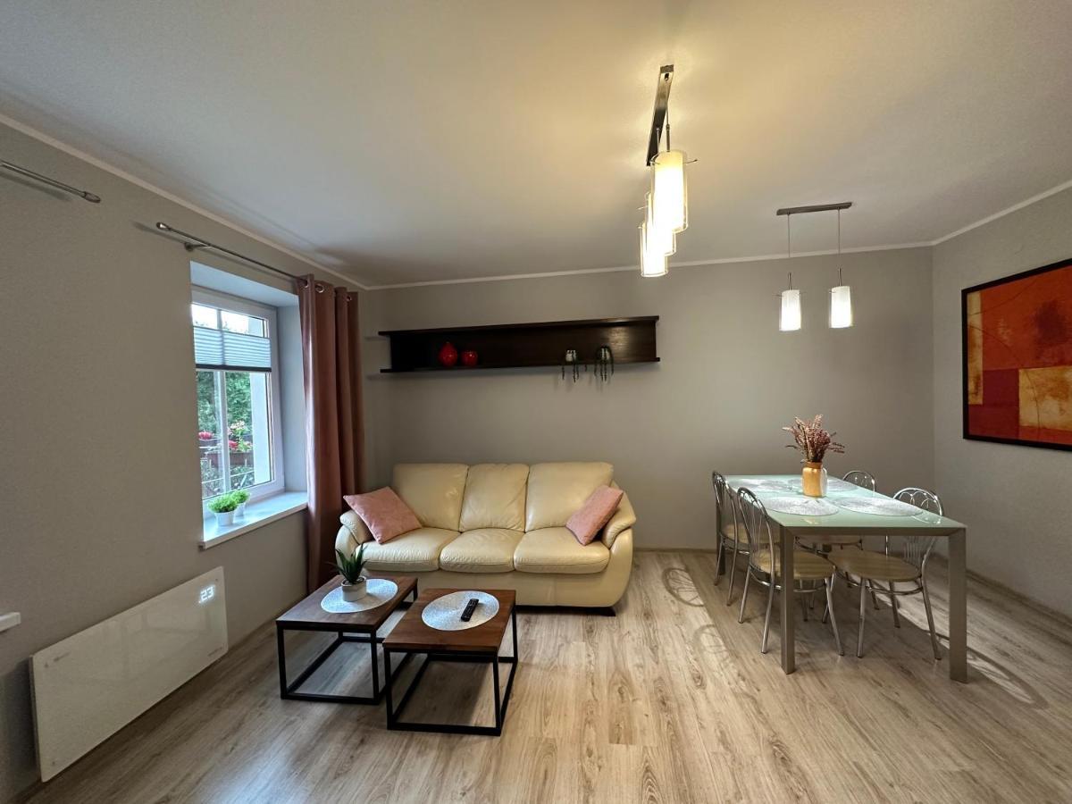 Apartament Przy Cieplickich Tezniach Jelenia Góra Exteriör bild