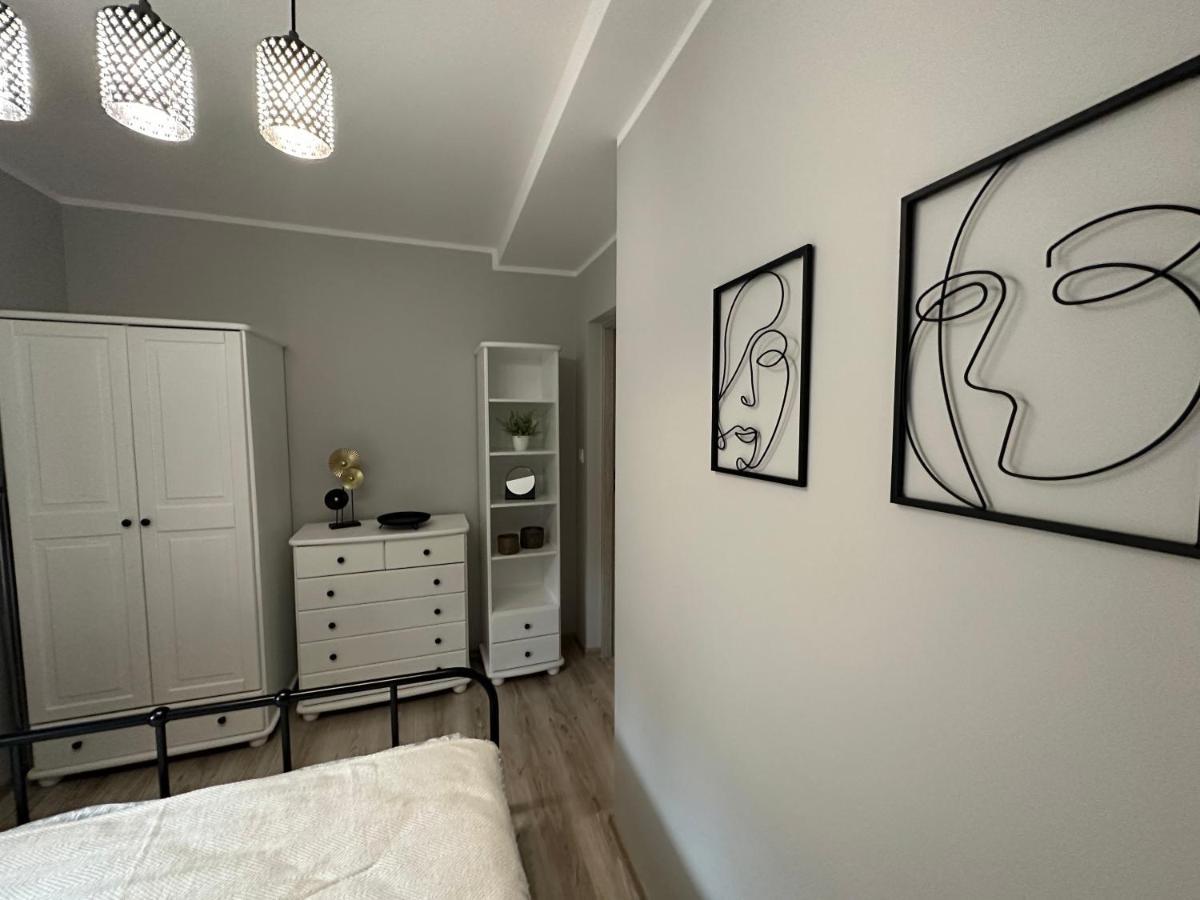 Apartament Przy Cieplickich Tezniach Jelenia Góra Exteriör bild