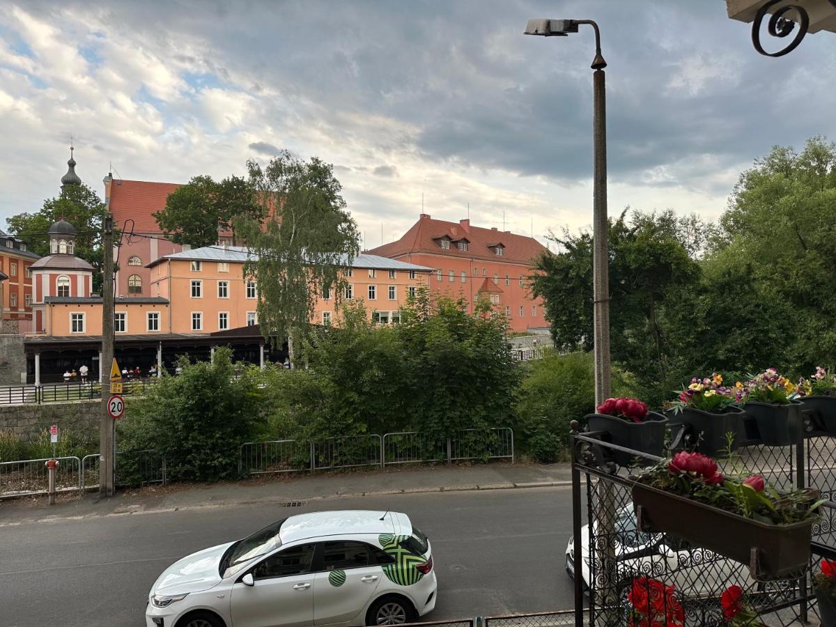 Apartament Przy Cieplickich Tezniach Jelenia Góra Exteriör bild