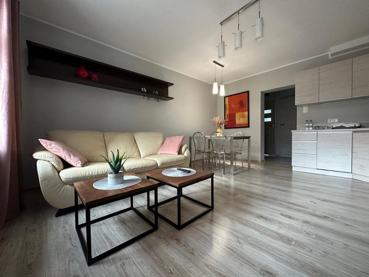 Apartament Przy Cieplickich Tezniach Jelenia Góra Exteriör bild