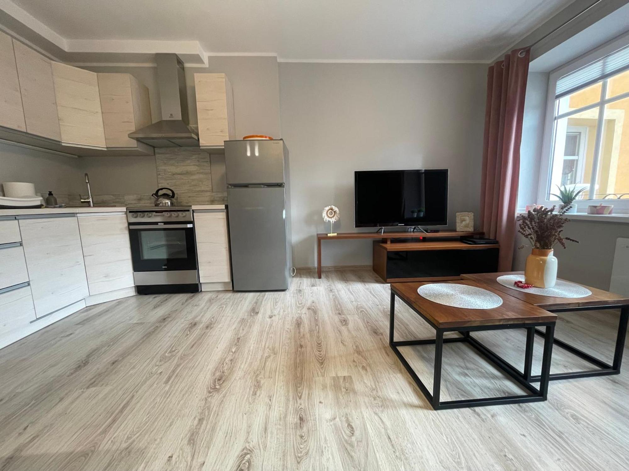 Apartament Przy Cieplickich Tezniach Jelenia Góra Exteriör bild
