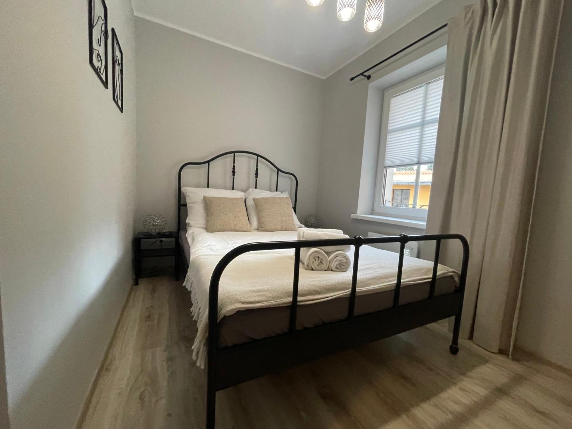 Apartament Przy Cieplickich Tezniach Jelenia Góra Exteriör bild