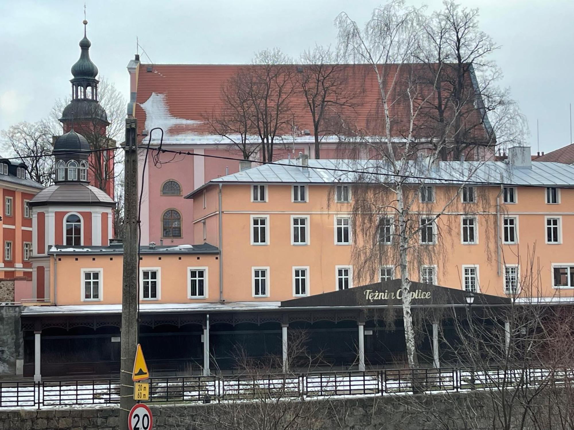 Apartament Przy Cieplickich Tezniach Jelenia Góra Exteriör bild